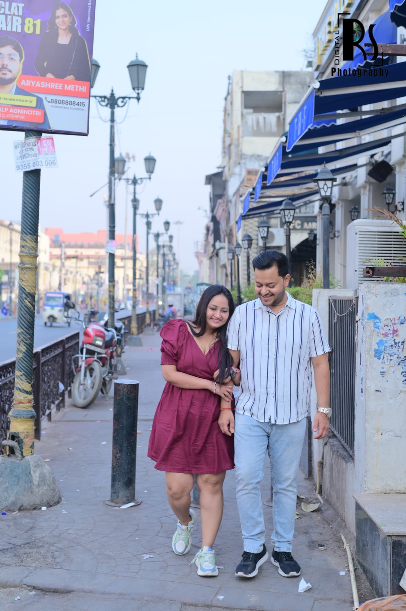 Payal & Mukul — street walk